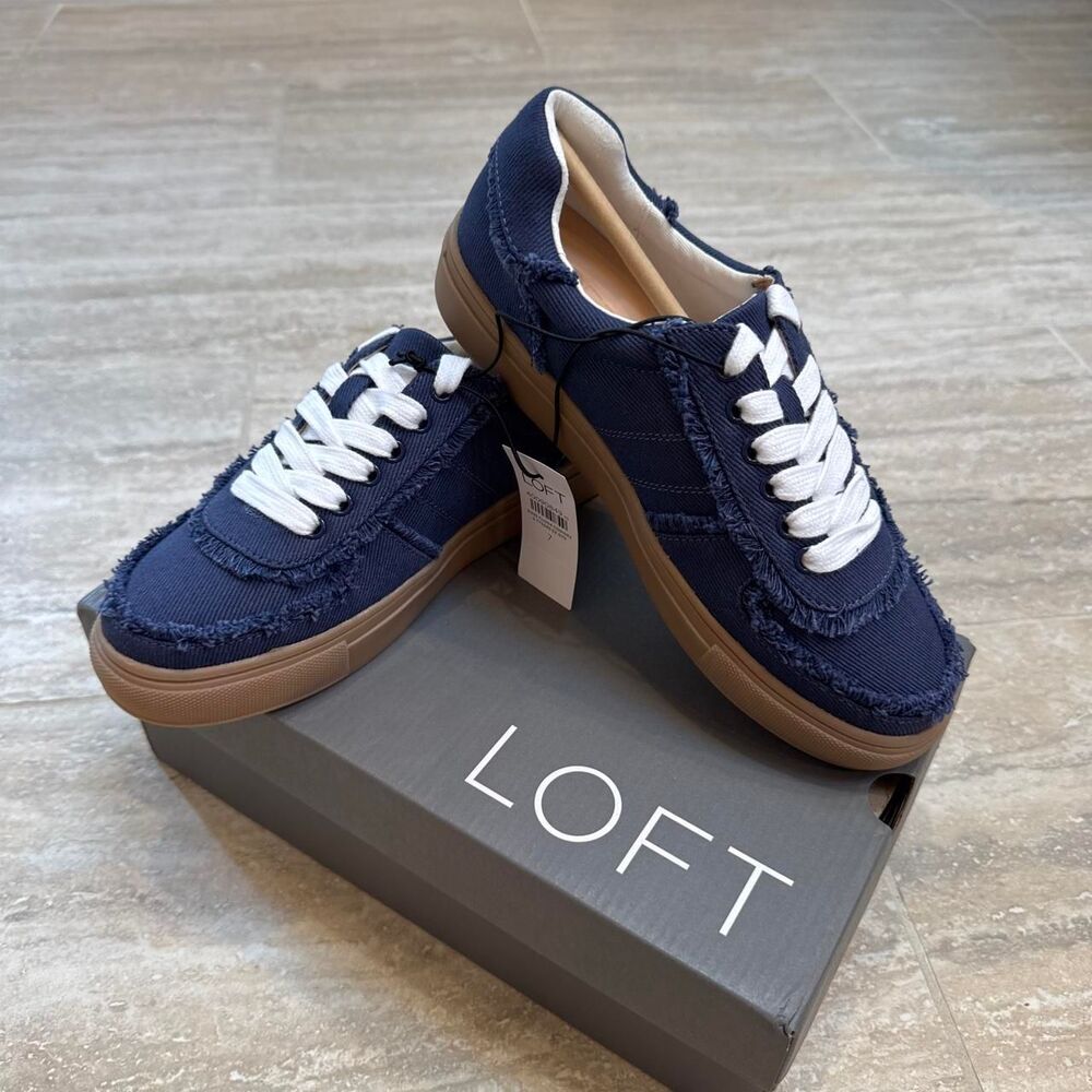 Loft Women's Navy and Blue Trainers